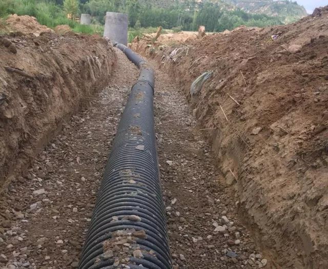 攻坚丨十五分大宁县第二污水处理厂项目 炎炎烈日埋头干 打赢二污攻坚战 防腐管件